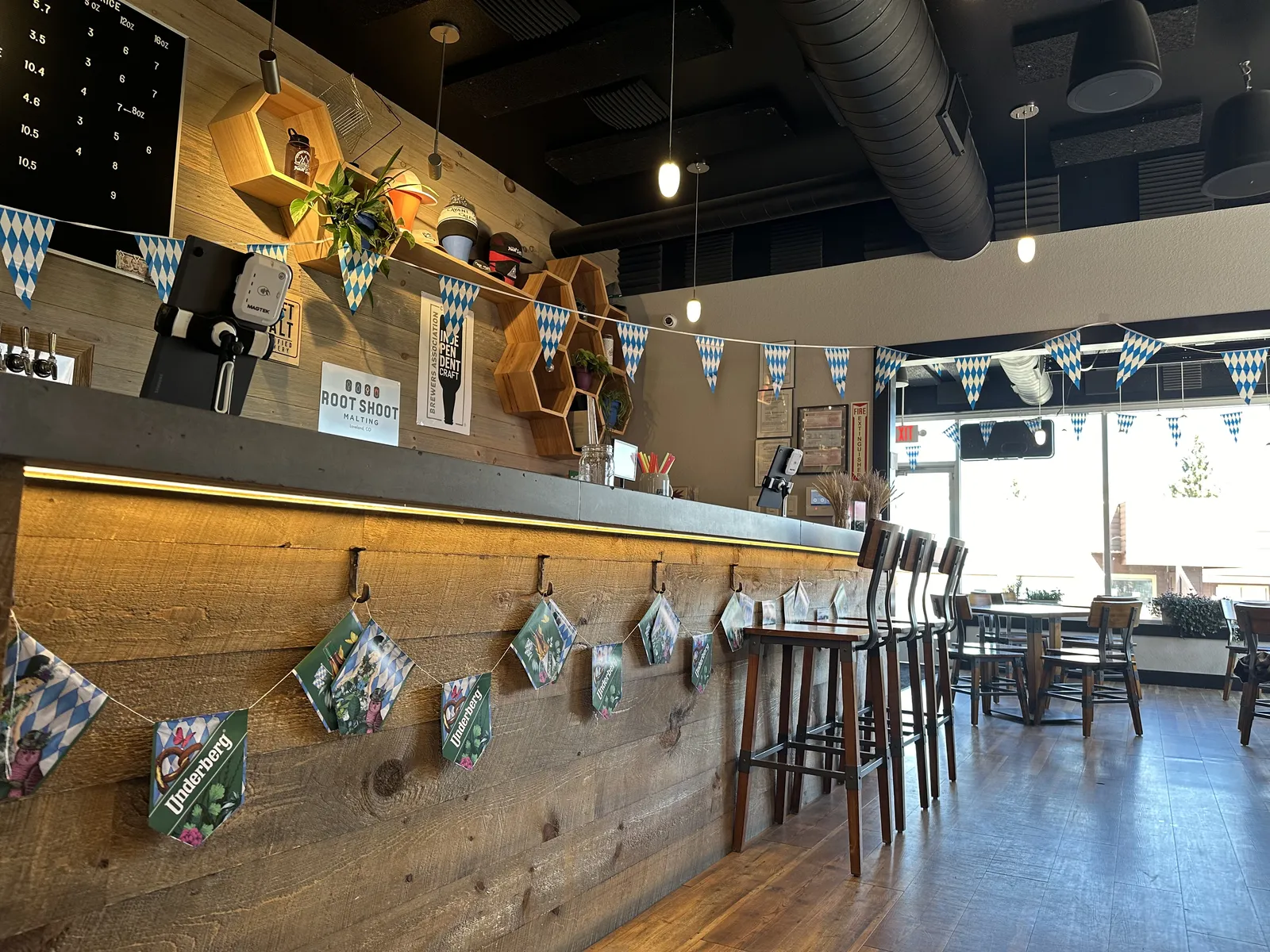Indoor bar and taproom at Avant Garde Aleworks